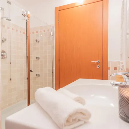 Filanda - Lakefront In By Rent *